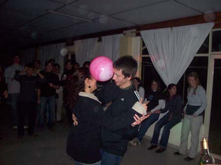 bailandoPorUnaRemera